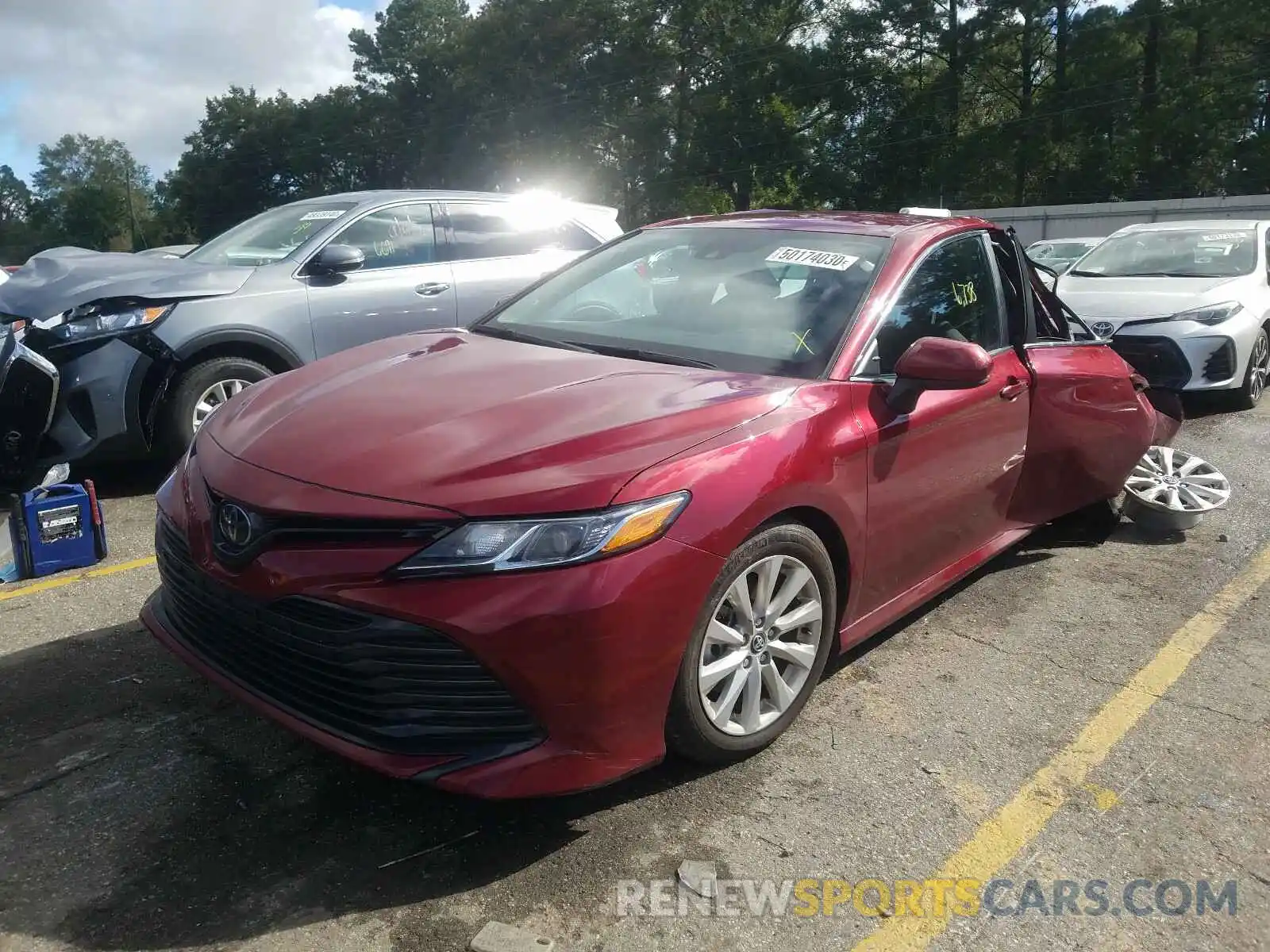 2 Photograph of a damaged car 4T1C11AK2LU315911 TOYOTA CAMRY 2020