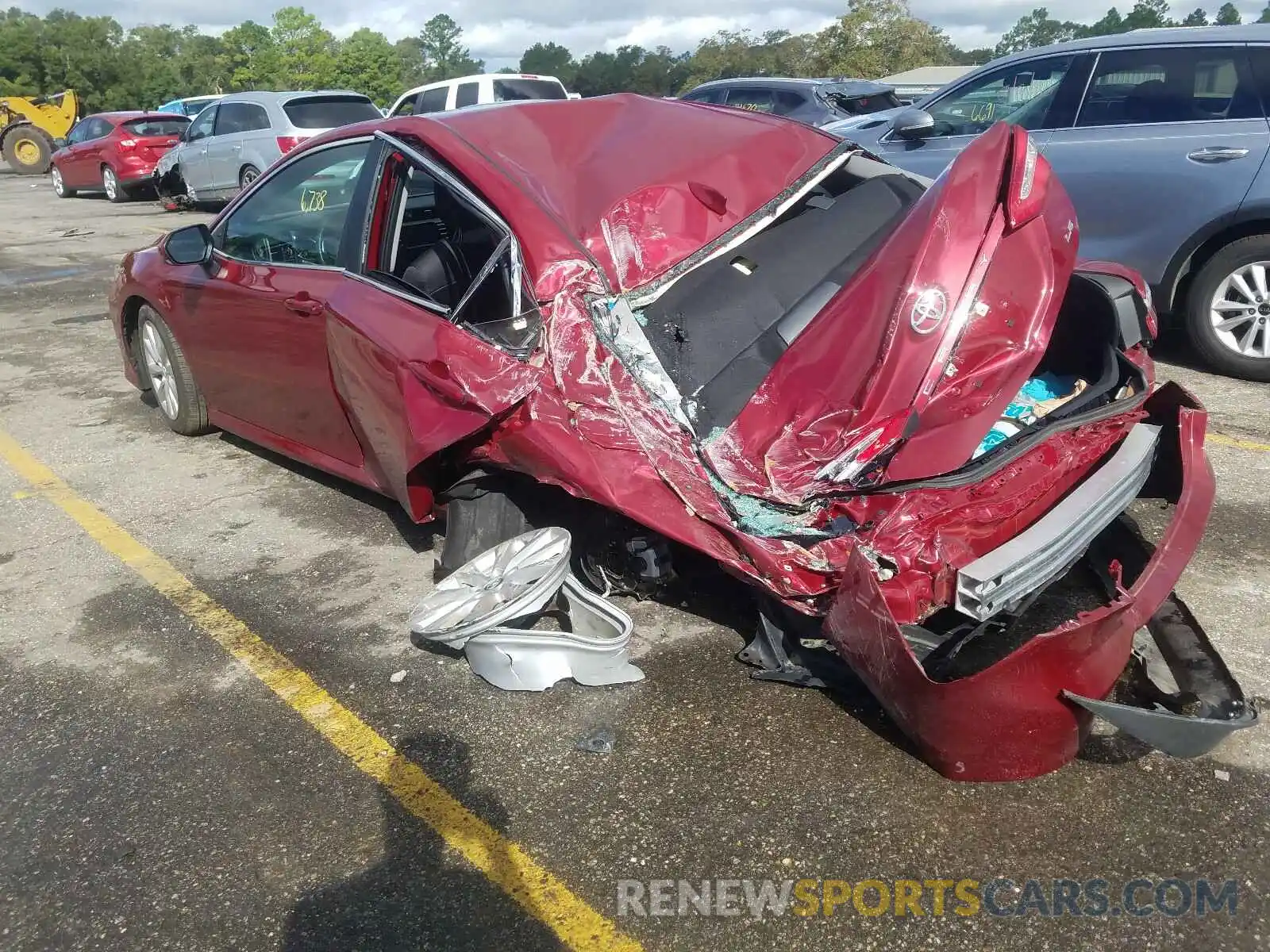 3 Photograph of a damaged car 4T1C11AK2LU315911 TOYOTA CAMRY 2020