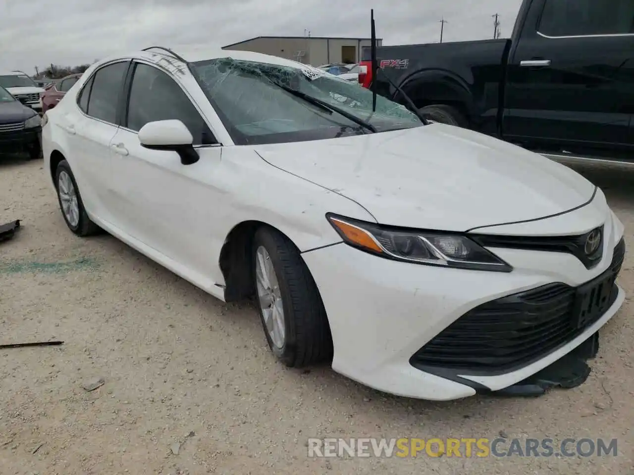 1 Photograph of a damaged car 4T1C11AK2LU320087 TOYOTA CAMRY 2020