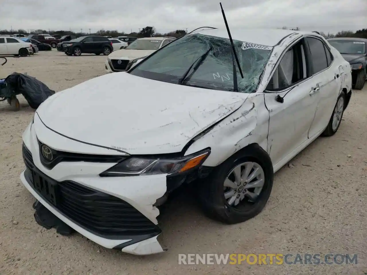 2 Photograph of a damaged car 4T1C11AK2LU320087 TOYOTA CAMRY 2020