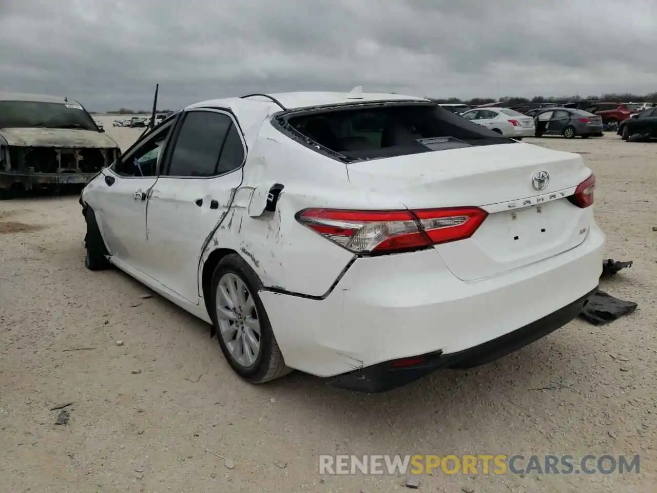 3 Photograph of a damaged car 4T1C11AK2LU320087 TOYOTA CAMRY 2020