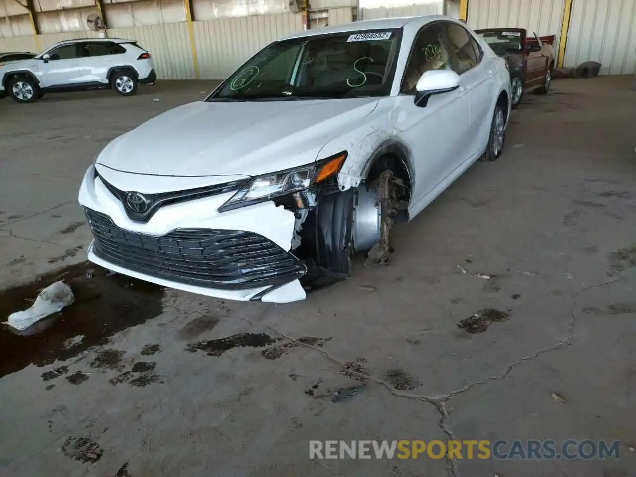 2 Photograph of a damaged car 4T1C11AK2LU320641 TOYOTA CAMRY 2020