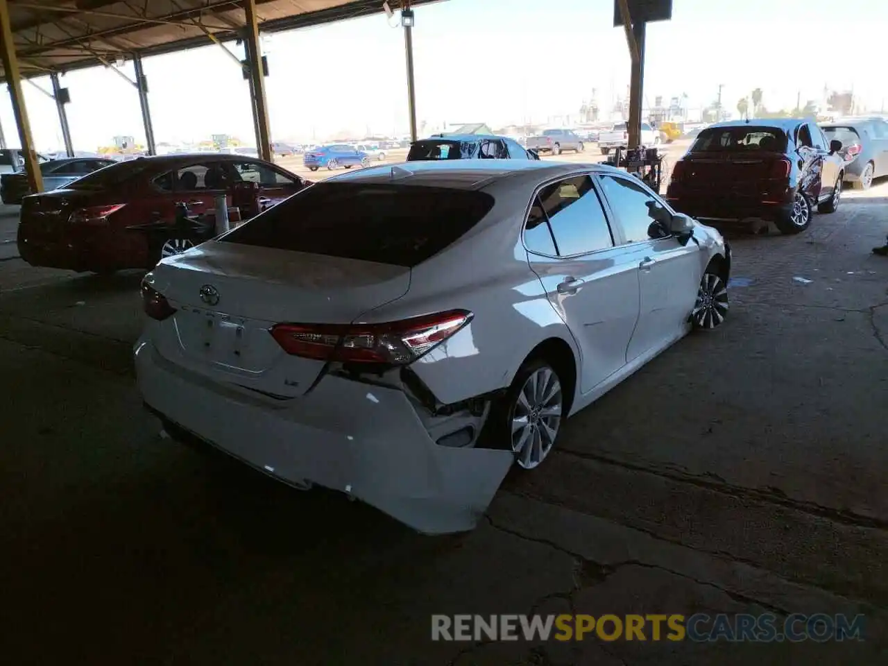 4 Photograph of a damaged car 4T1C11AK2LU320641 TOYOTA CAMRY 2020