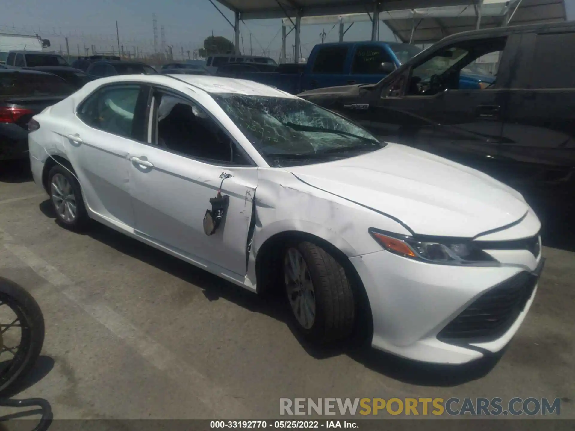 1 Photograph of a damaged car 4T1C11AK2LU322406 TOYOTA CAMRY 2020