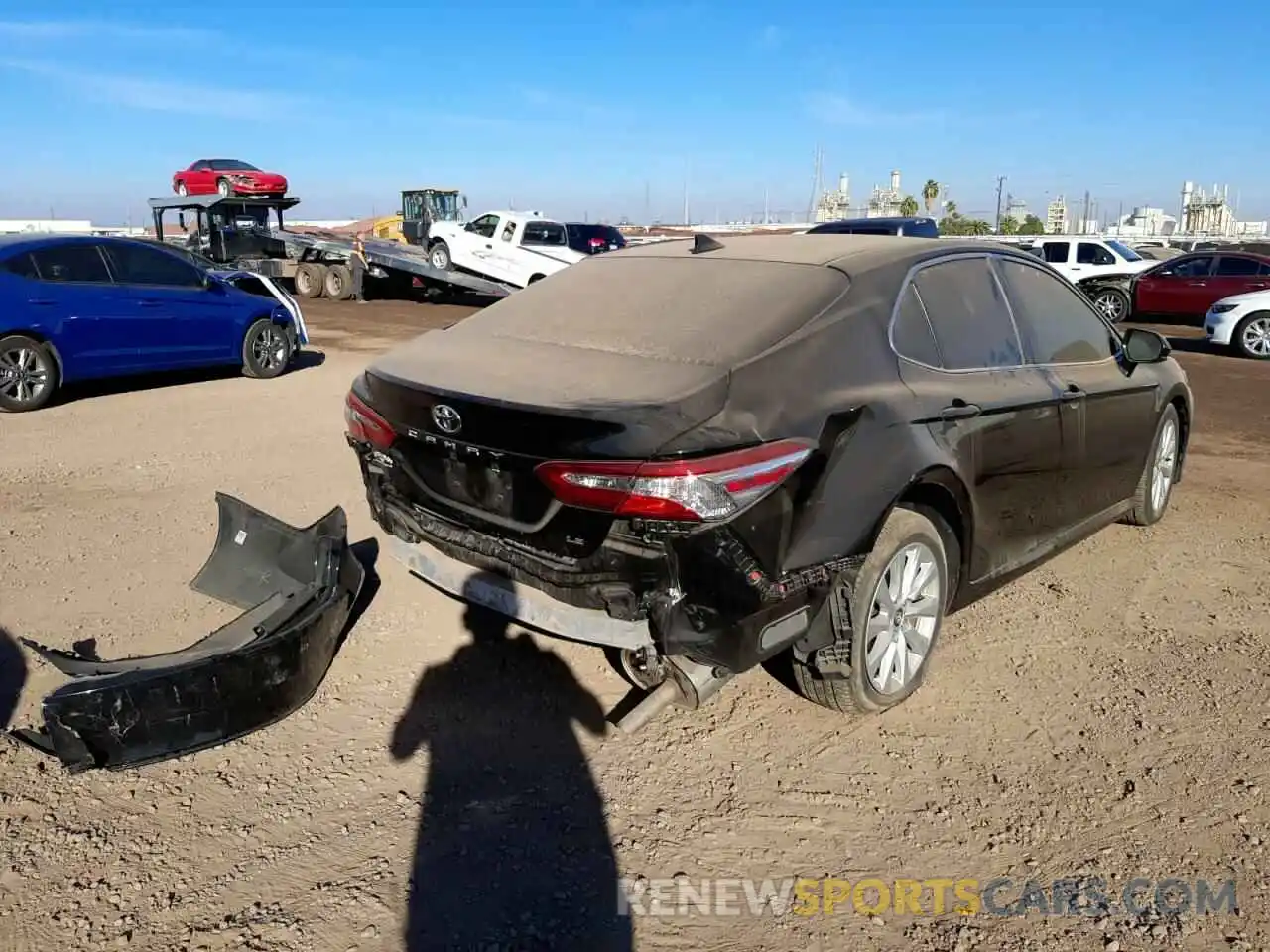 4 Photograph of a damaged car 4T1C11AK2LU327508 TOYOTA CAMRY 2020