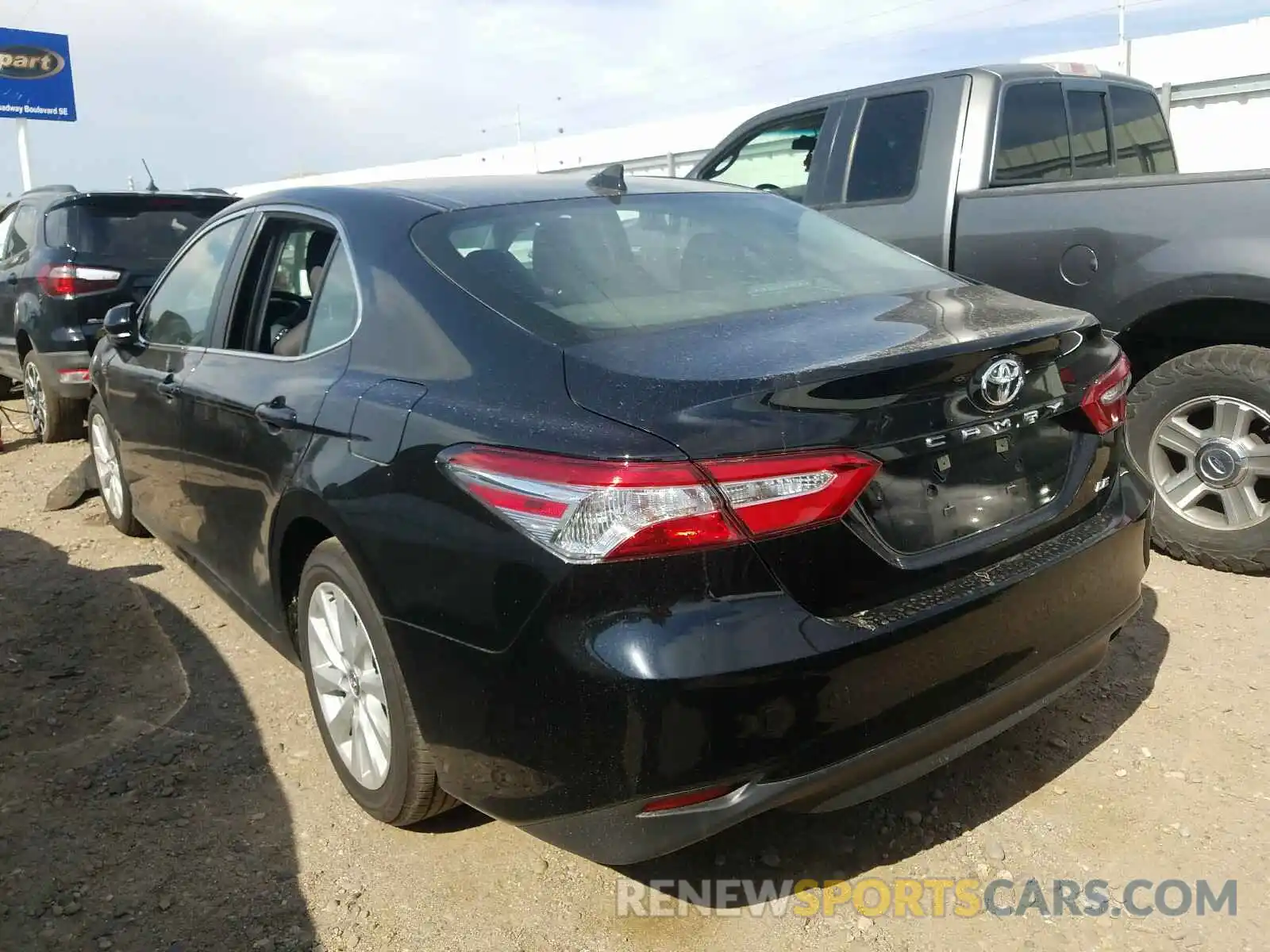 3 Photograph of a damaged car 4T1C11AK2LU330408 TOYOTA CAMRY 2020