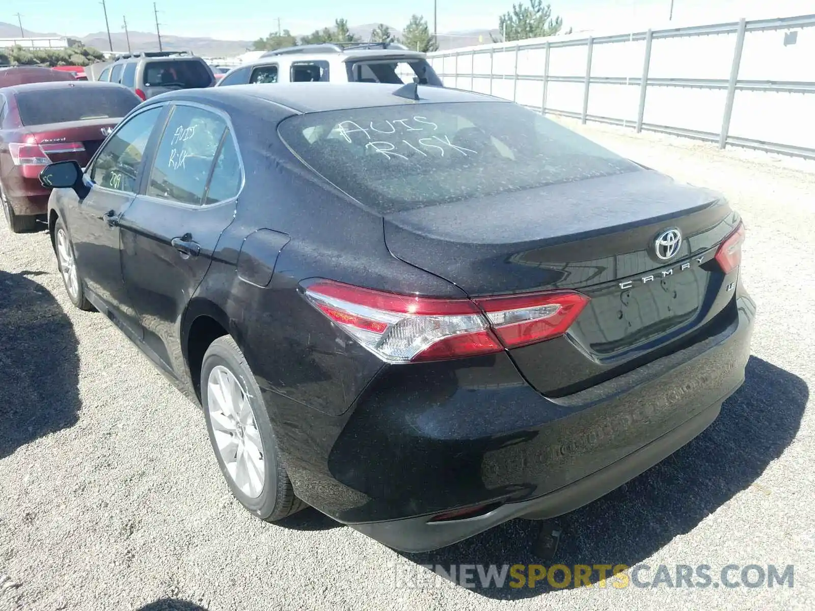 3 Photograph of a damaged car 4T1C11AK2LU331543 TOYOTA CAMRY 2020