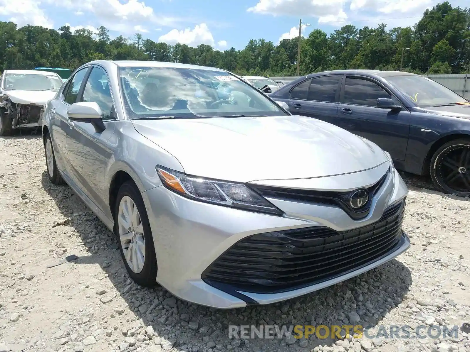 1 Photograph of a damaged car 4T1C11AK2LU332028 TOYOTA CAMRY 2020