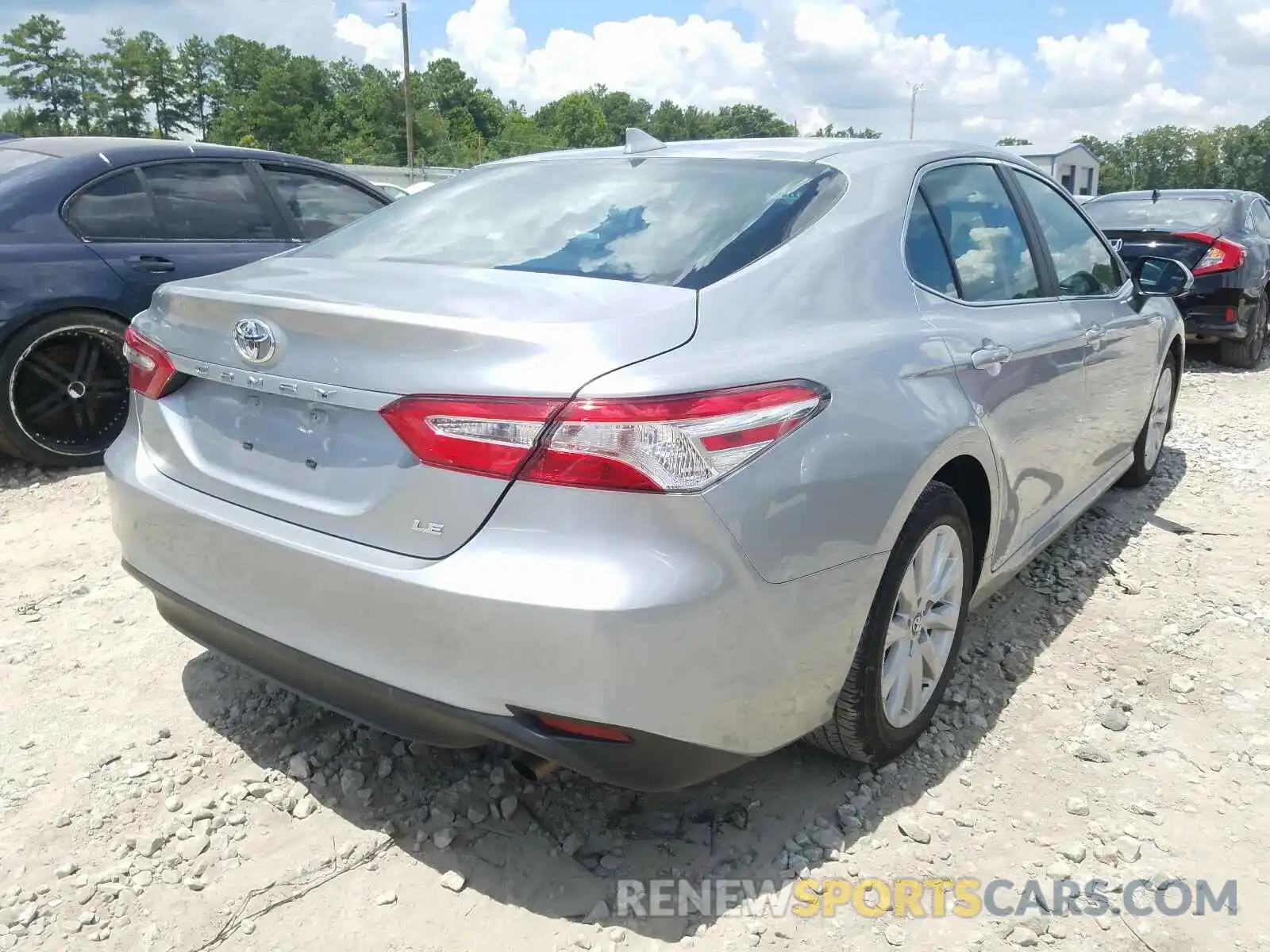 4 Photograph of a damaged car 4T1C11AK2LU332028 TOYOTA CAMRY 2020