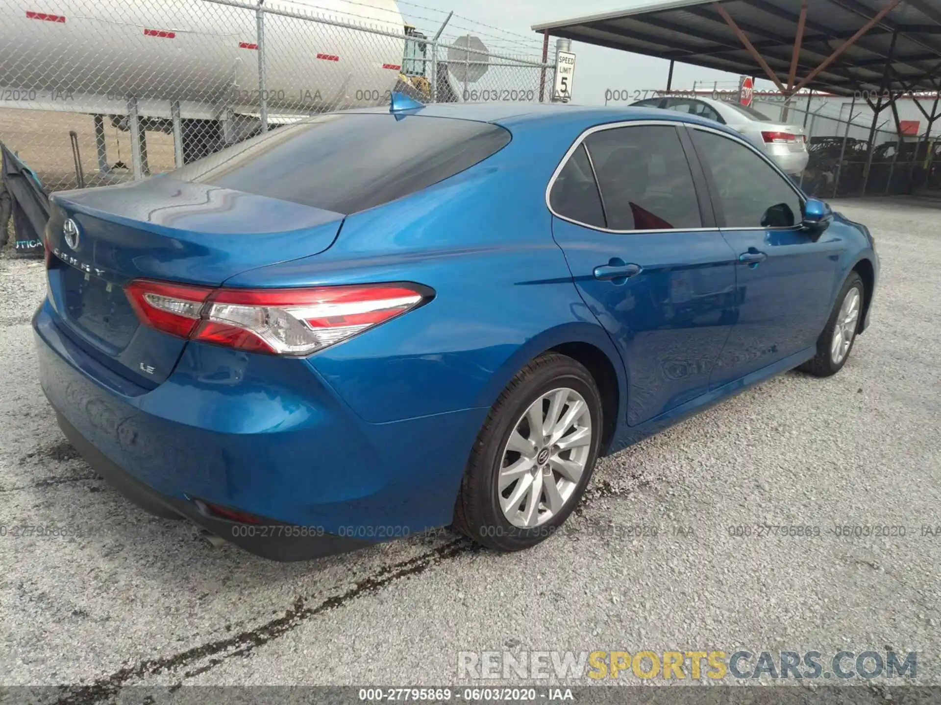 4 Photograph of a damaged car 4T1C11AK2LU336581 TOYOTA CAMRY 2020