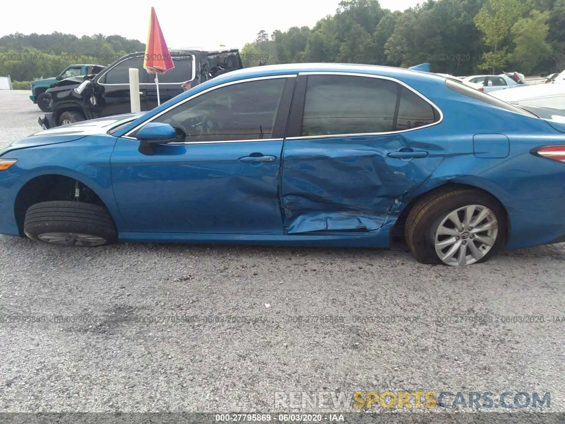 6 Photograph of a damaged car 4T1C11AK2LU336581 TOYOTA CAMRY 2020