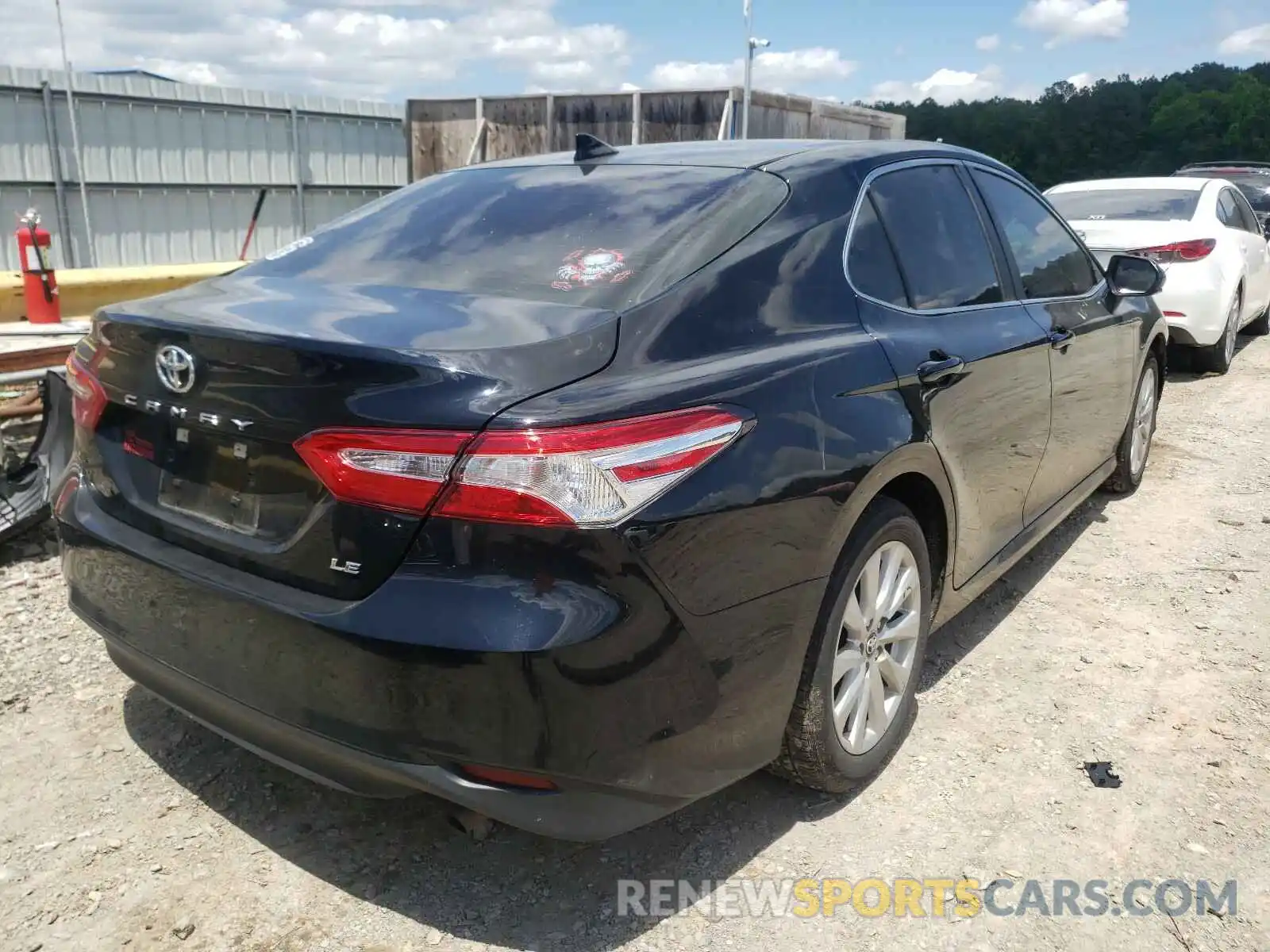 4 Photograph of a damaged car 4T1C11AK2LU337813 TOYOTA CAMRY 2020