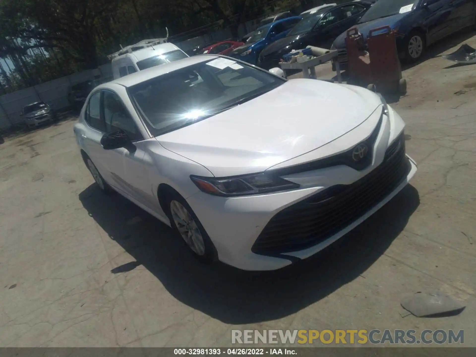 1 Photograph of a damaged car 4T1C11AK2LU338041 TOYOTA CAMRY 2020