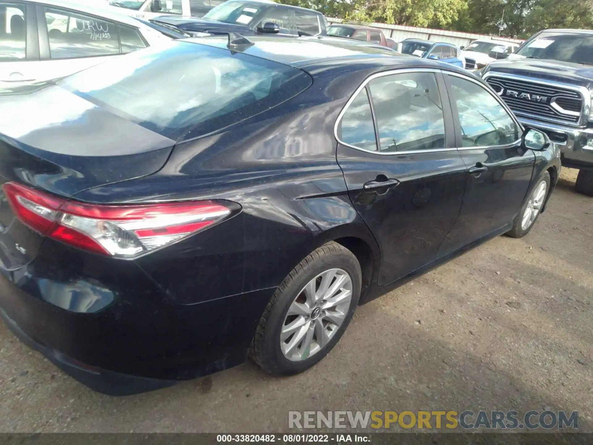 4 Photograph of a damaged car 4T1C11AK2LU342431 TOYOTA CAMRY 2020