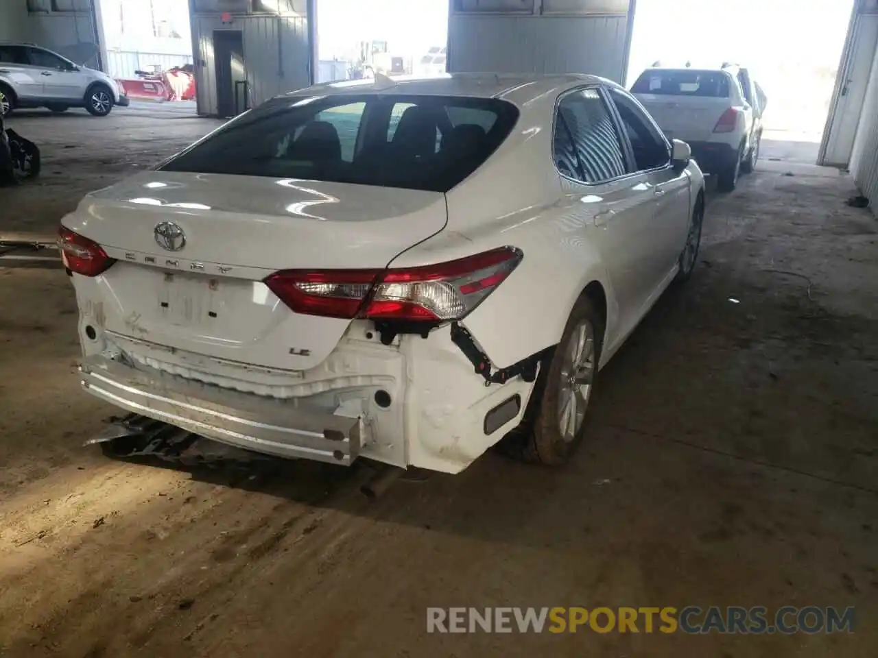 4 Photograph of a damaged car 4T1C11AK2LU346236 TOYOTA CAMRY 2020