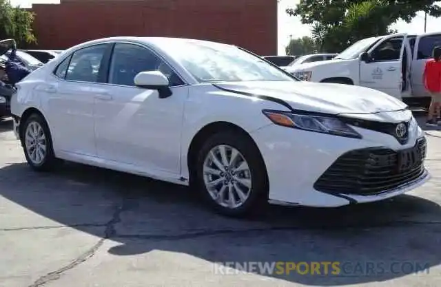 1 Photograph of a damaged car 4T1C11AK2LU347418 TOYOTA CAMRY 2020