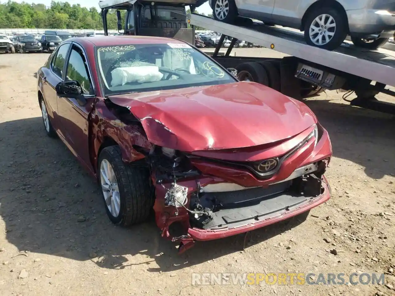 1 Photograph of a damaged car 4T1C11AK2LU351145 TOYOTA CAMRY 2020