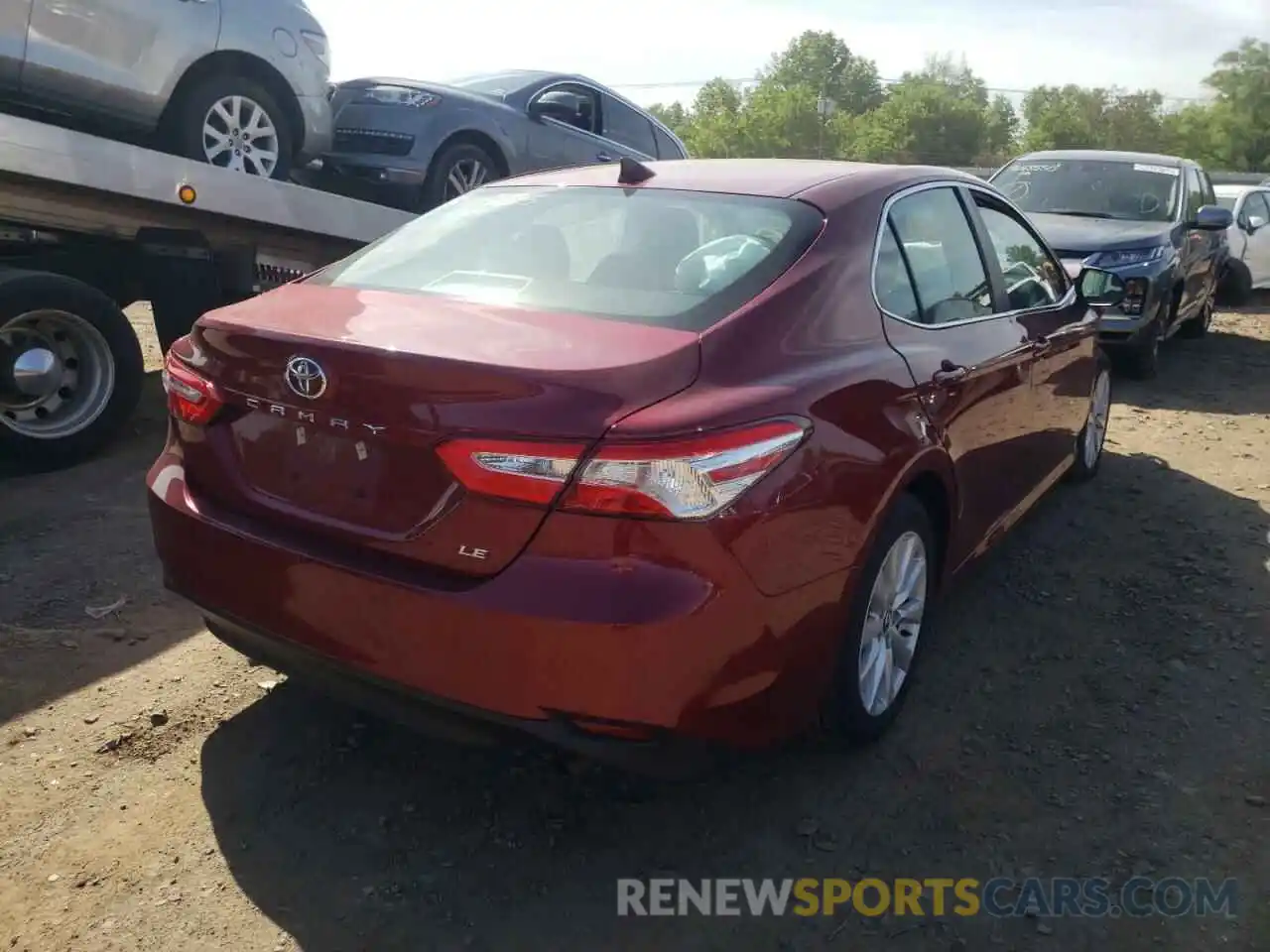 4 Photograph of a damaged car 4T1C11AK2LU351145 TOYOTA CAMRY 2020