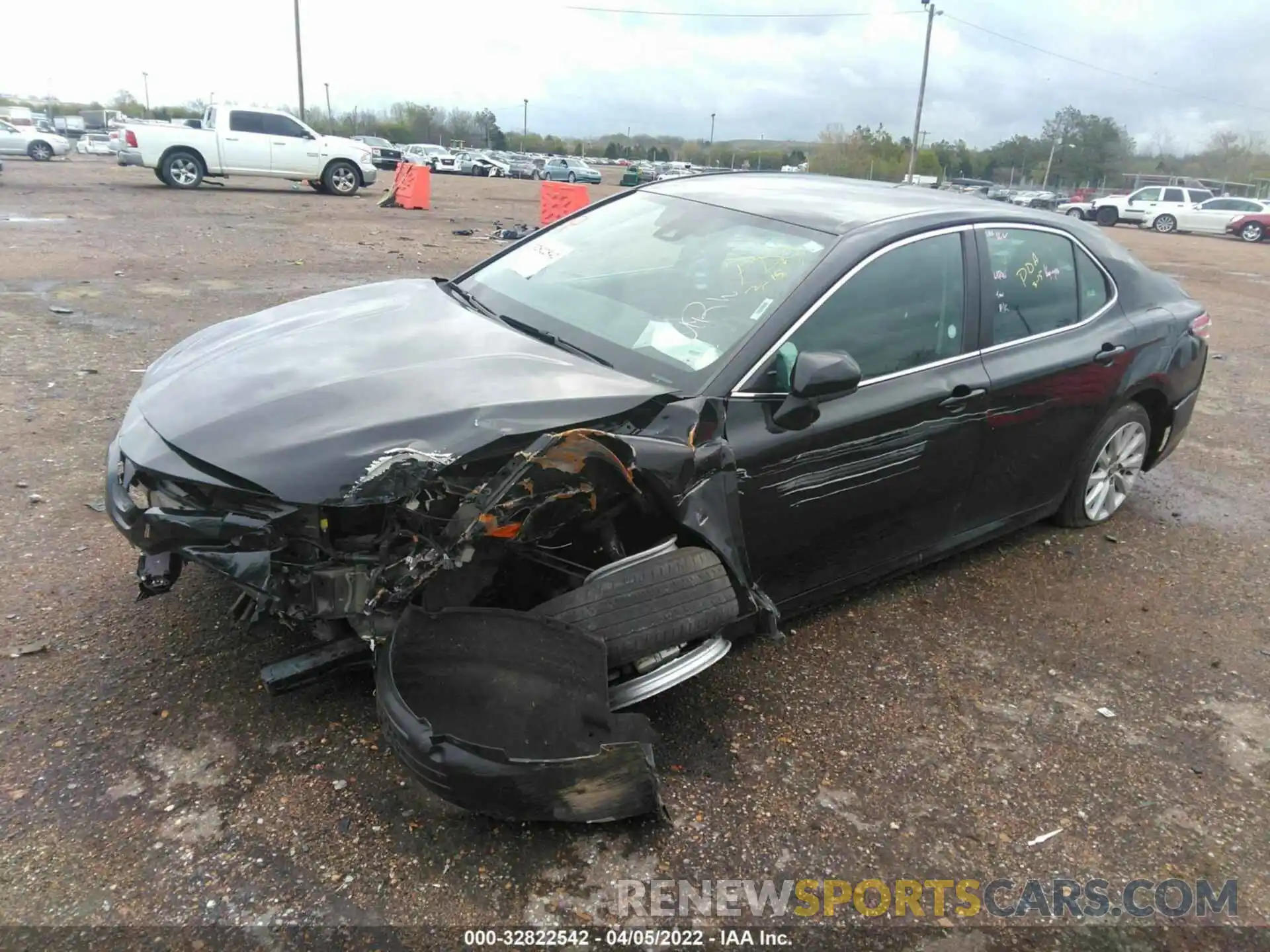 2 Photograph of a damaged car 4T1C11AK2LU362324 TOYOTA CAMRY 2020