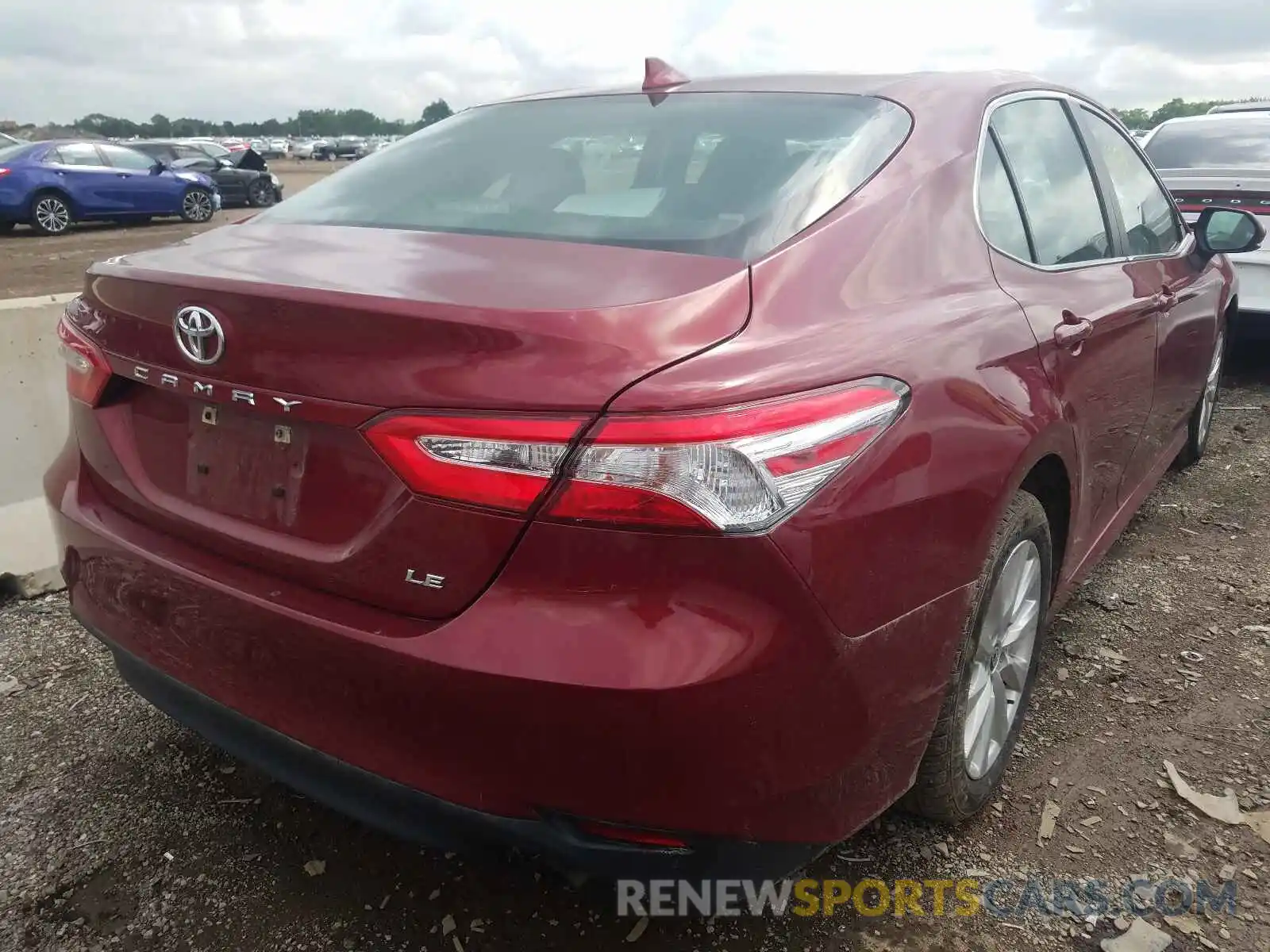 4 Photograph of a damaged car 4T1C11AK2LU362582 TOYOTA CAMRY 2020