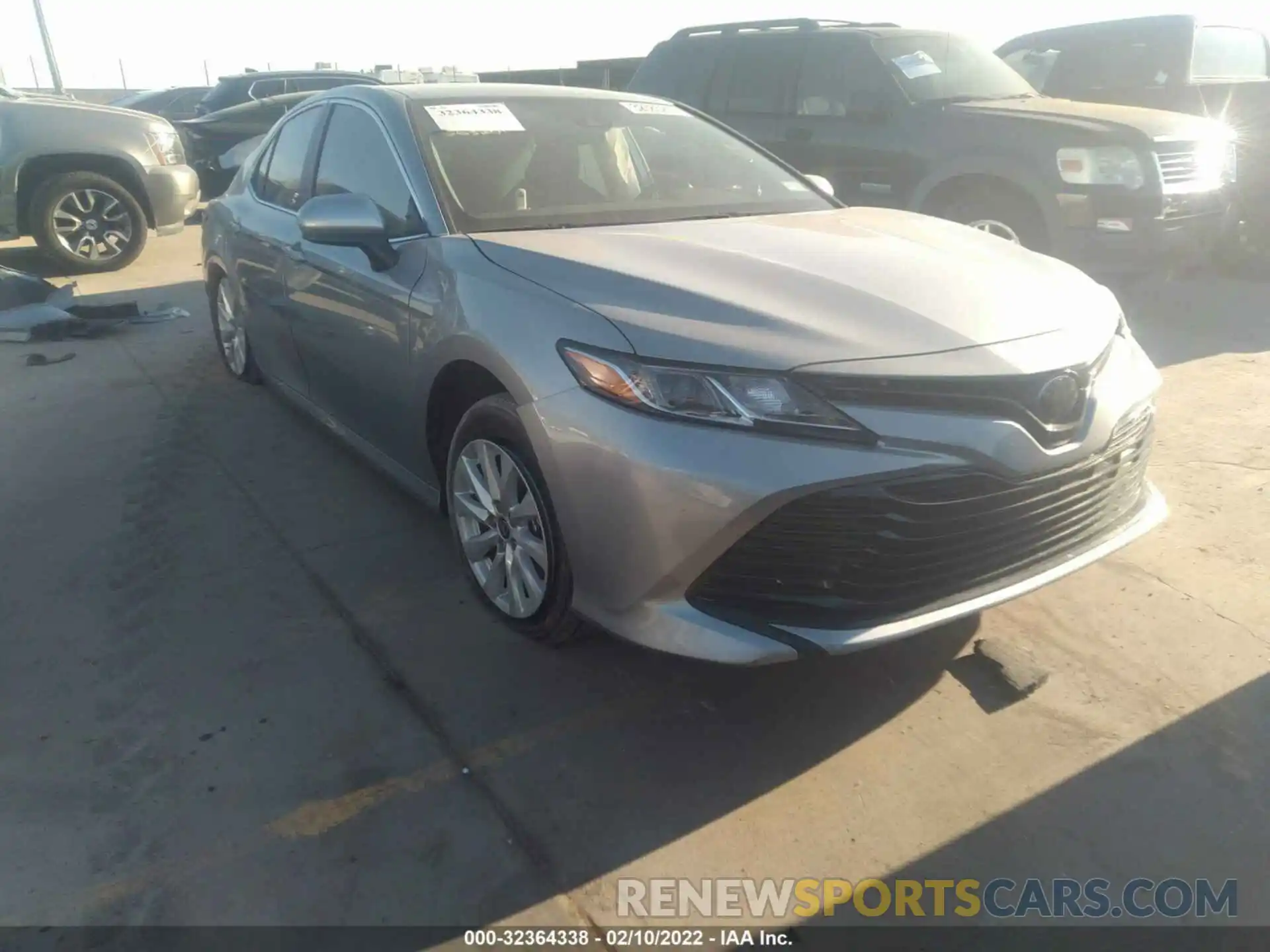 1 Photograph of a damaged car 4T1C11AK2LU363201 TOYOTA CAMRY 2020