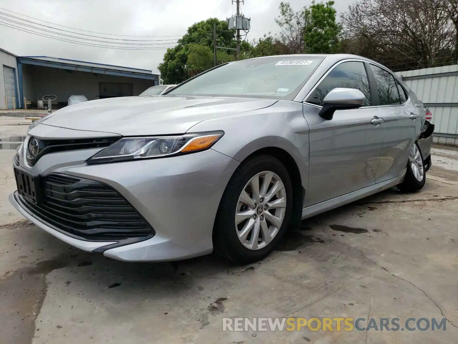 2 Photograph of a damaged car 4T1C11AK2LU364199 TOYOTA CAMRY 2020