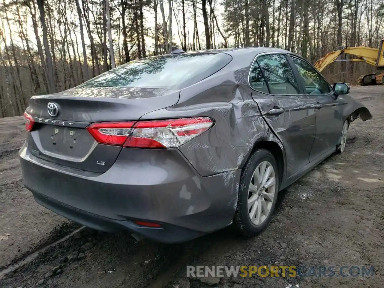 4 Photograph of a damaged car 4T1C11AK2LU368110 TOYOTA CAMRY 2020