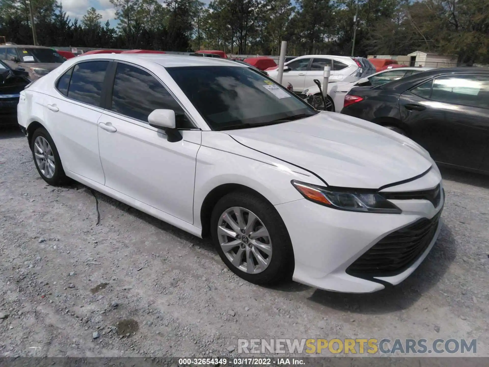 1 Photograph of a damaged car 4T1C11AK2LU368334 TOYOTA CAMRY 2020