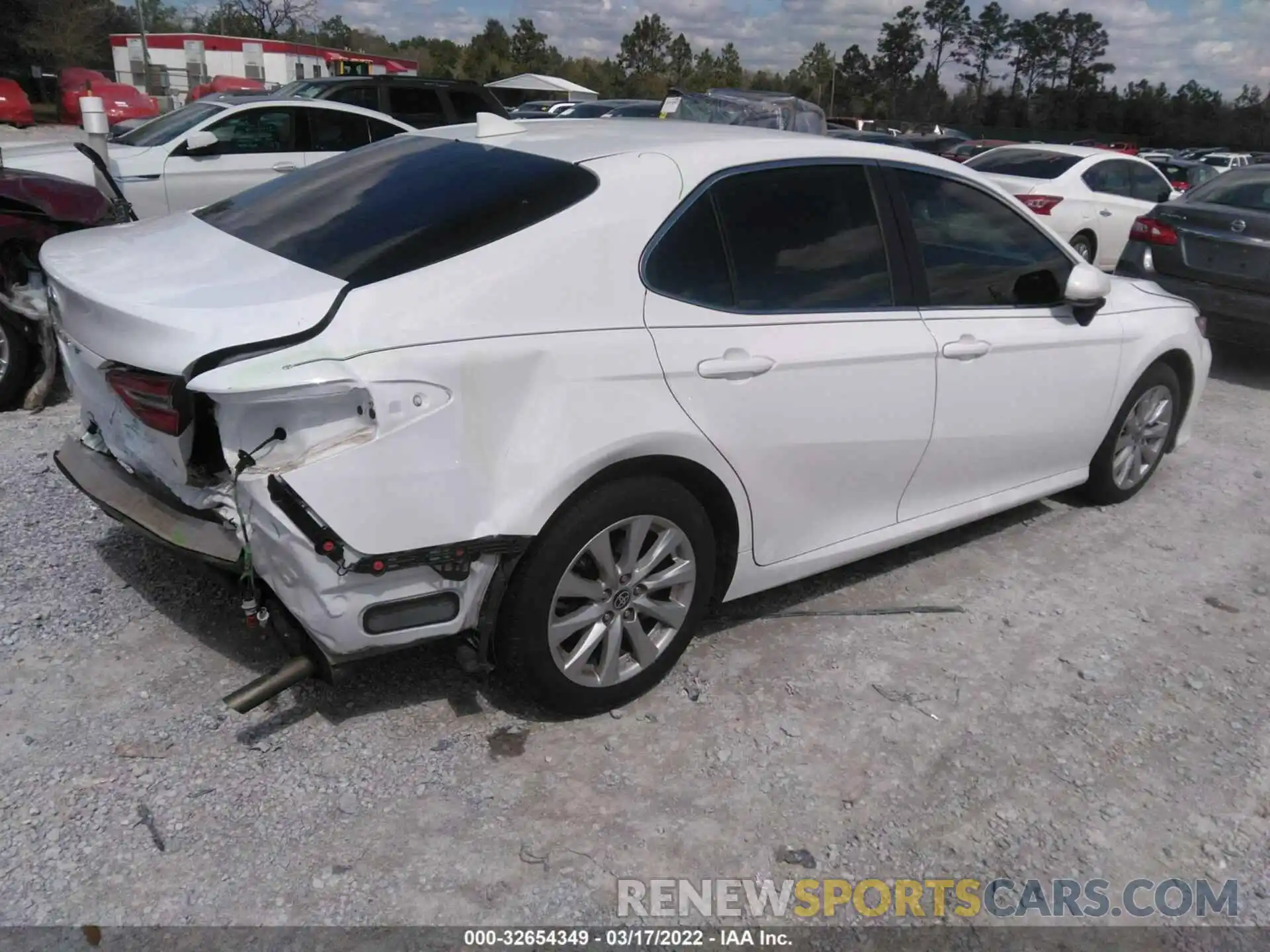 4 Photograph of a damaged car 4T1C11AK2LU368334 TOYOTA CAMRY 2020