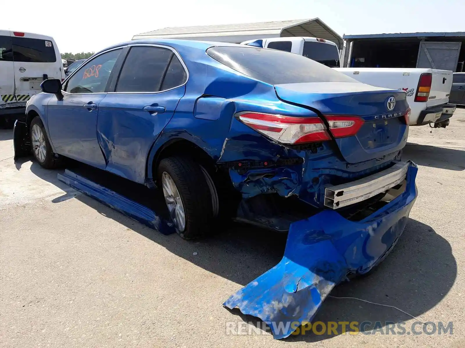 3 Photograph of a damaged car 4T1C11AK2LU374621 TOYOTA CAMRY 2020