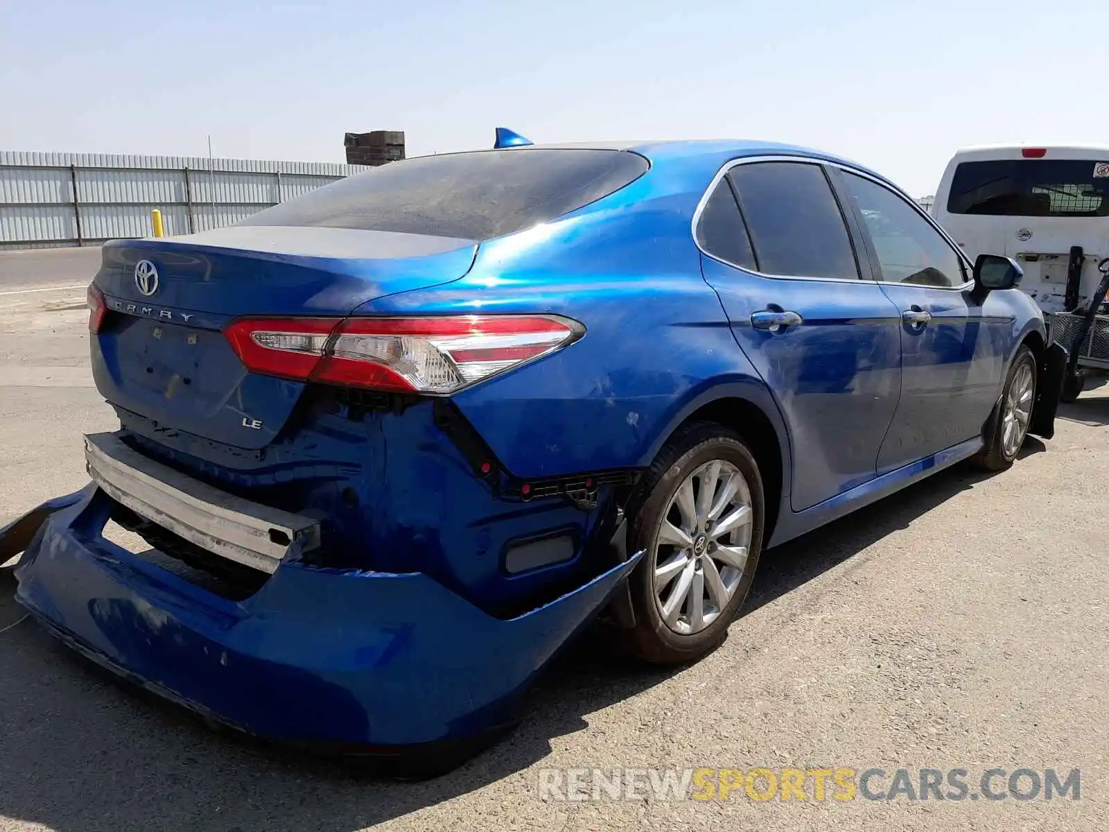 4 Photograph of a damaged car 4T1C11AK2LU374621 TOYOTA CAMRY 2020