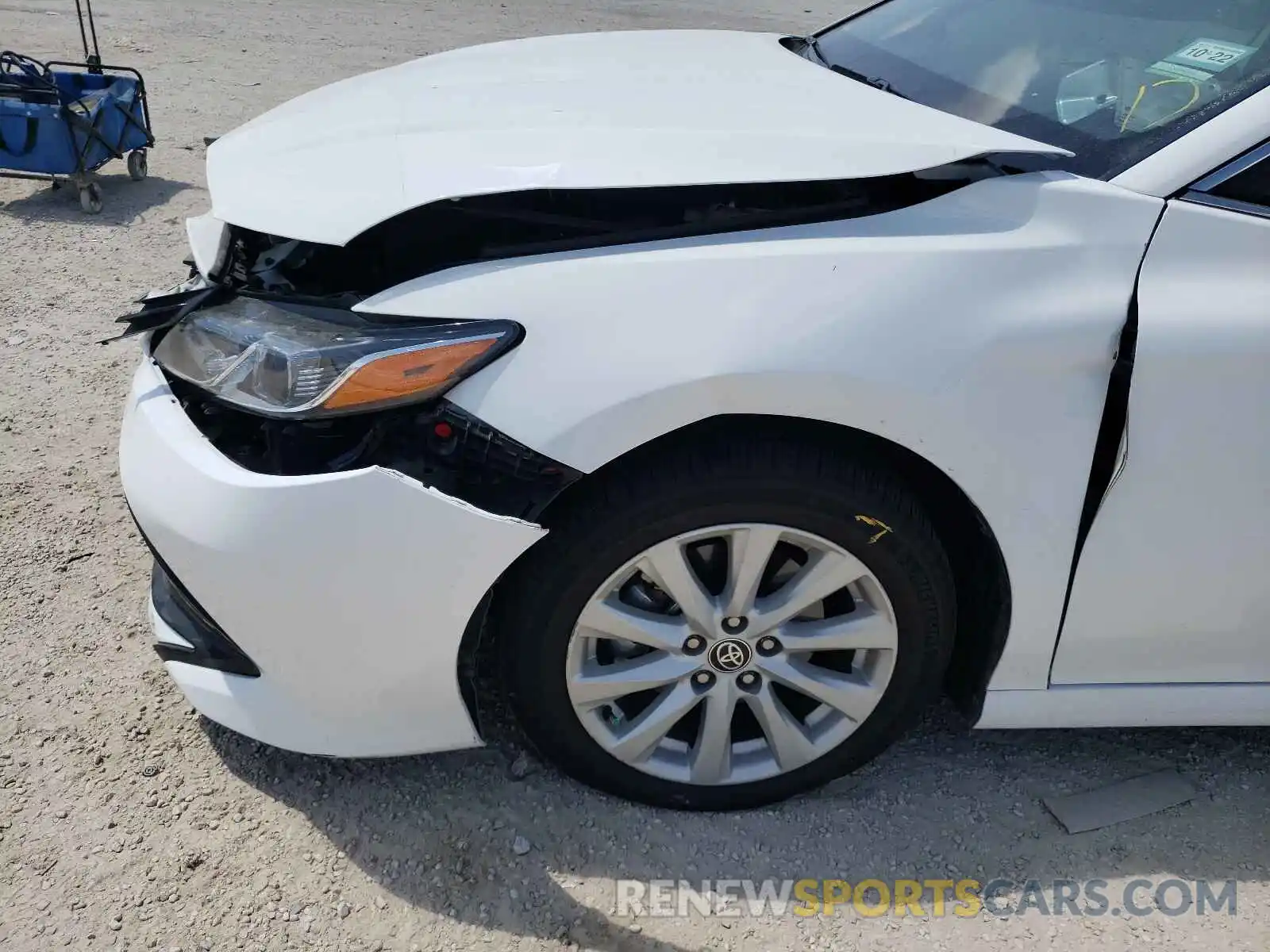 9 Photograph of a damaged car 4T1C11AK2LU395081 TOYOTA CAMRY 2020