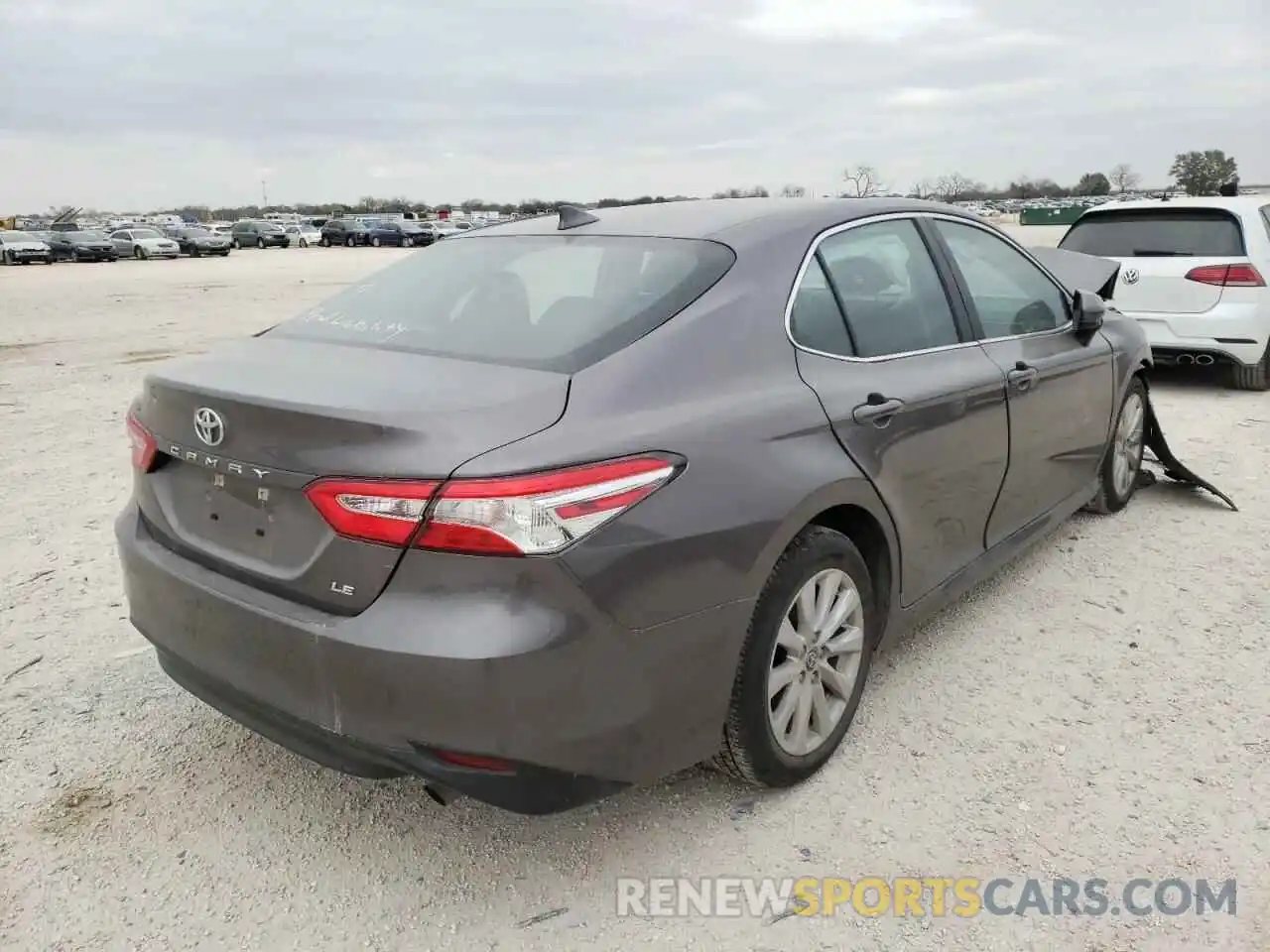 4 Photograph of a damaged car 4T1C11AK2LU397509 TOYOTA CAMRY 2020