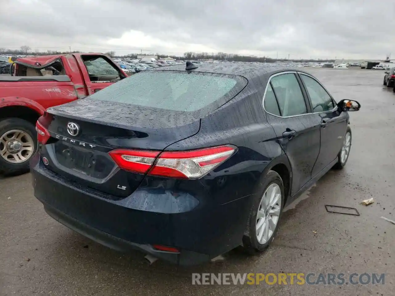 4 Photograph of a damaged car 4T1C11AK2LU500508 TOYOTA CAMRY 2020