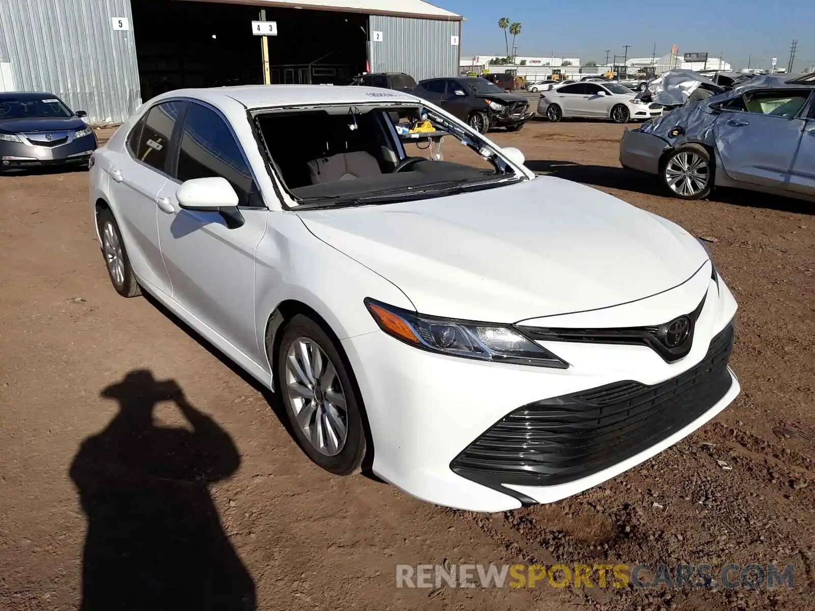 1 Photograph of a damaged car 4T1C11AK2LU502484 TOYOTA CAMRY 2020