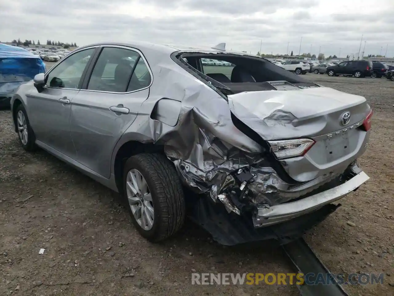 3 Photograph of a damaged car 4T1C11AK2LU859406 TOYOTA CAMRY 2020