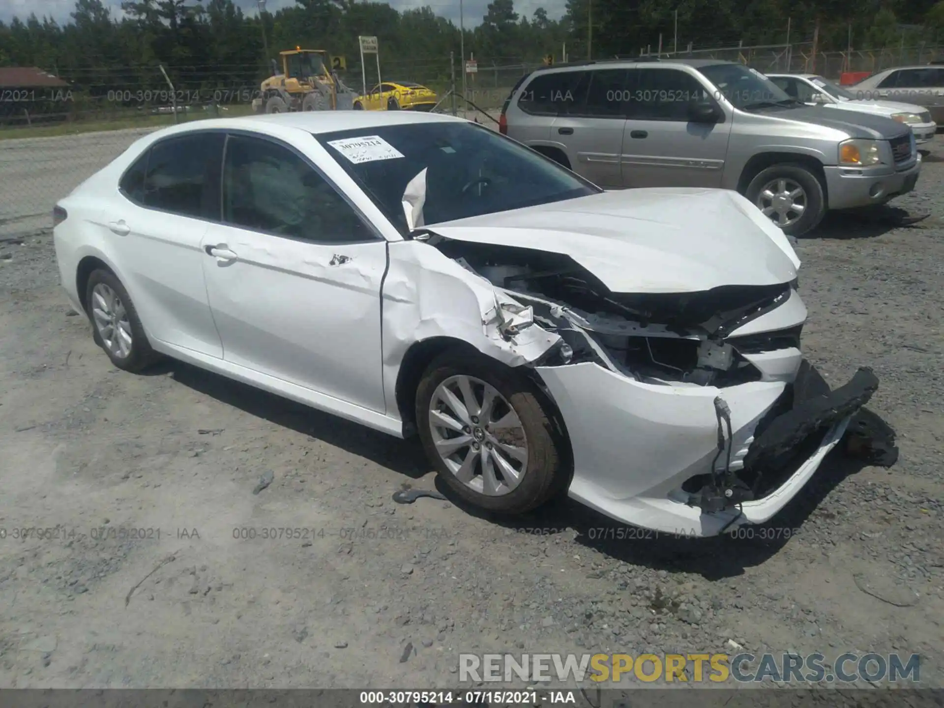 1 Photograph of a damaged car 4T1C11AK2LU861477 TOYOTA CAMRY 2020