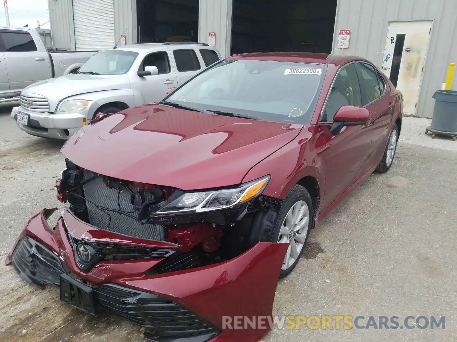 2 Photograph of a damaged car 4T1C11AK2LU863181 TOYOTA CAMRY 2020