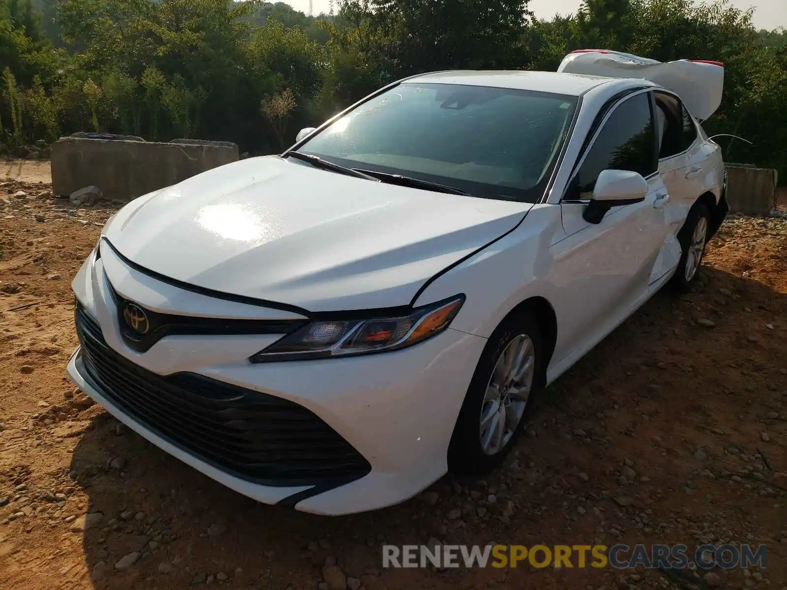 2 Photograph of a damaged car 4T1C11AK2LU868526 TOYOTA CAMRY 2020