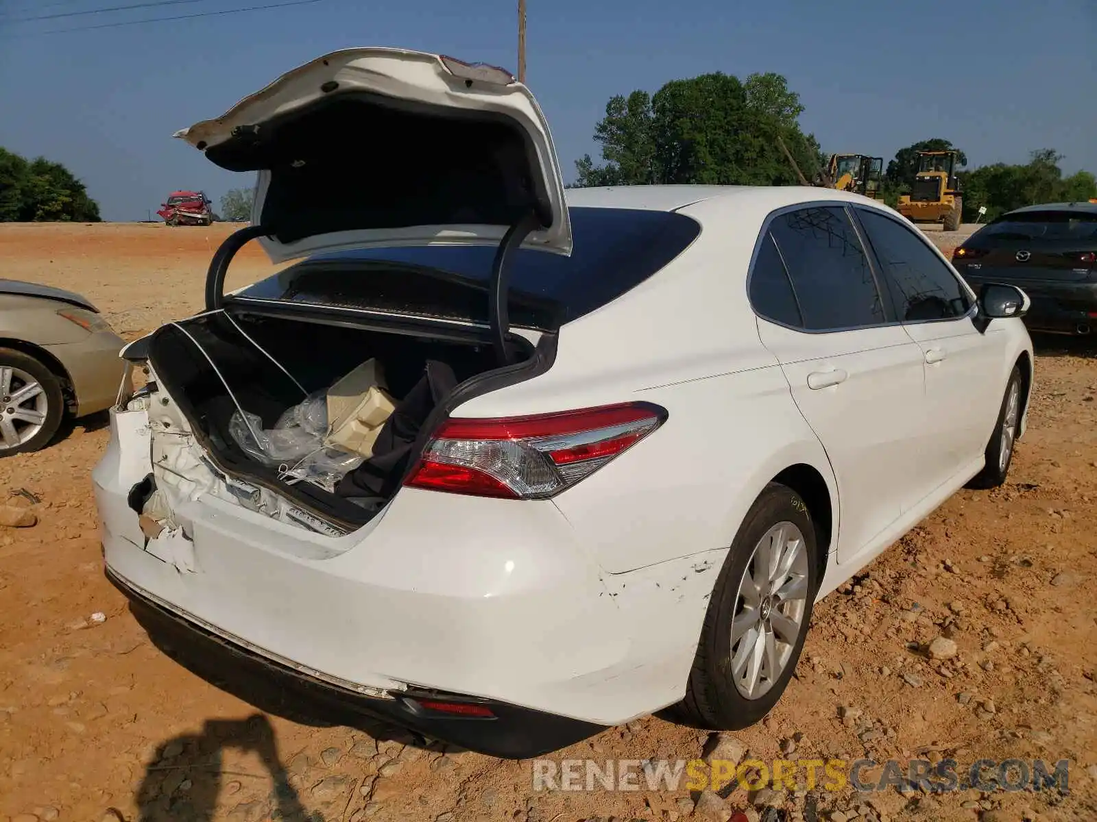 4 Photograph of a damaged car 4T1C11AK2LU868526 TOYOTA CAMRY 2020