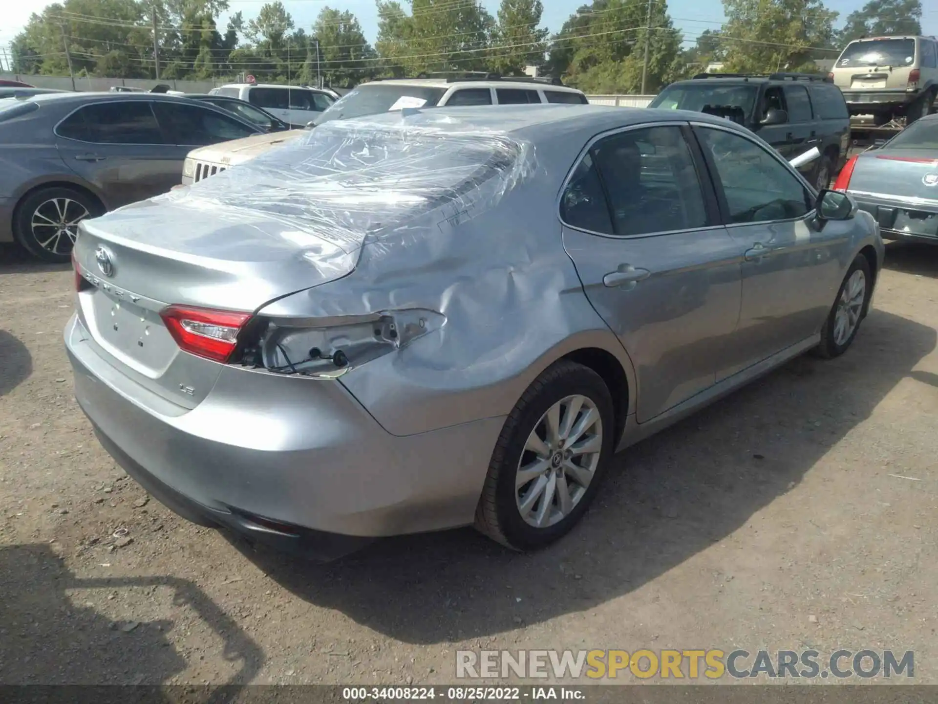 4 Photograph of a damaged car 4T1C11AK2LU869742 TOYOTA CAMRY 2020