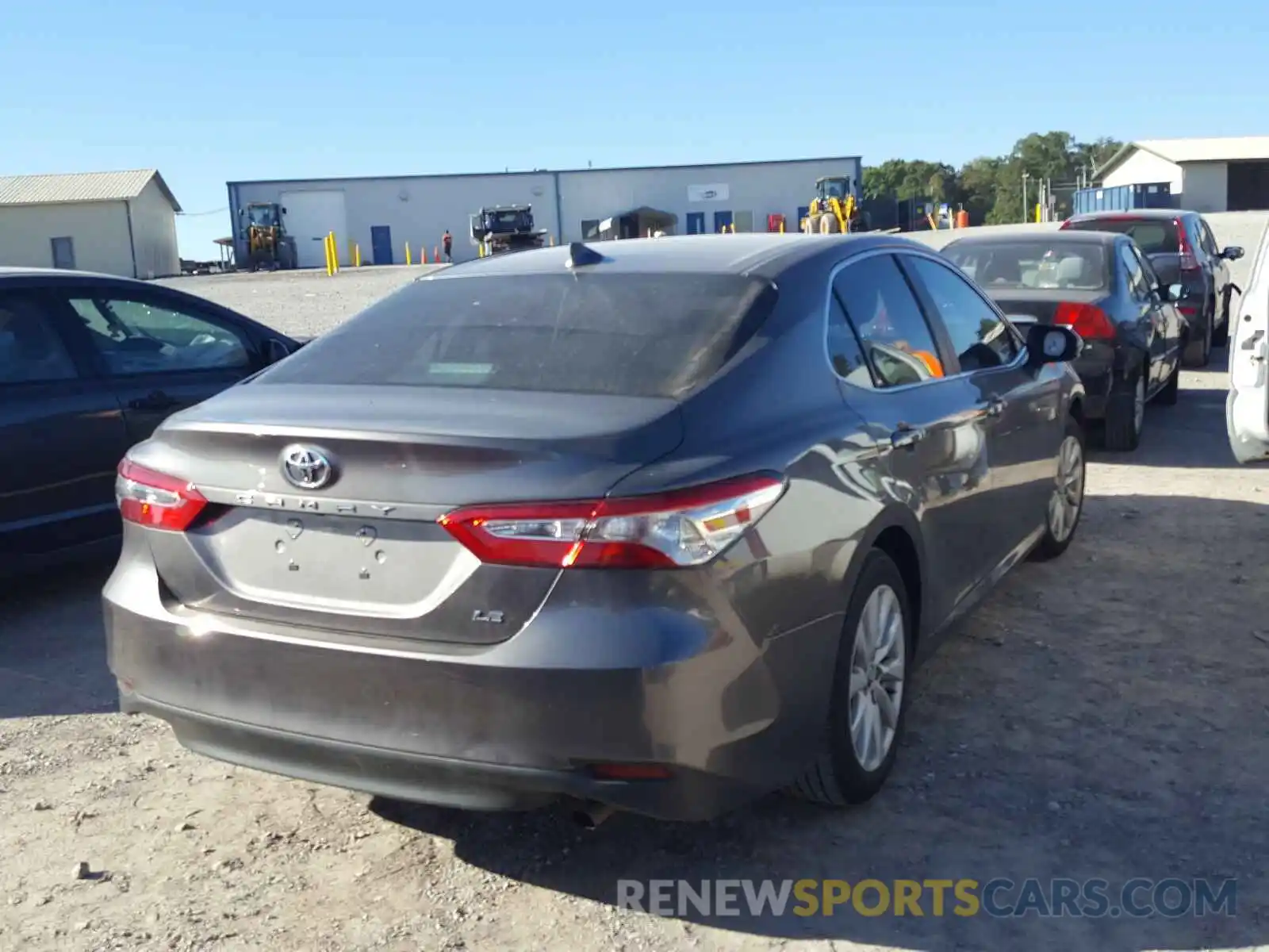 4 Photograph of a damaged car 4T1C11AK2LU871121 TOYOTA CAMRY 2020