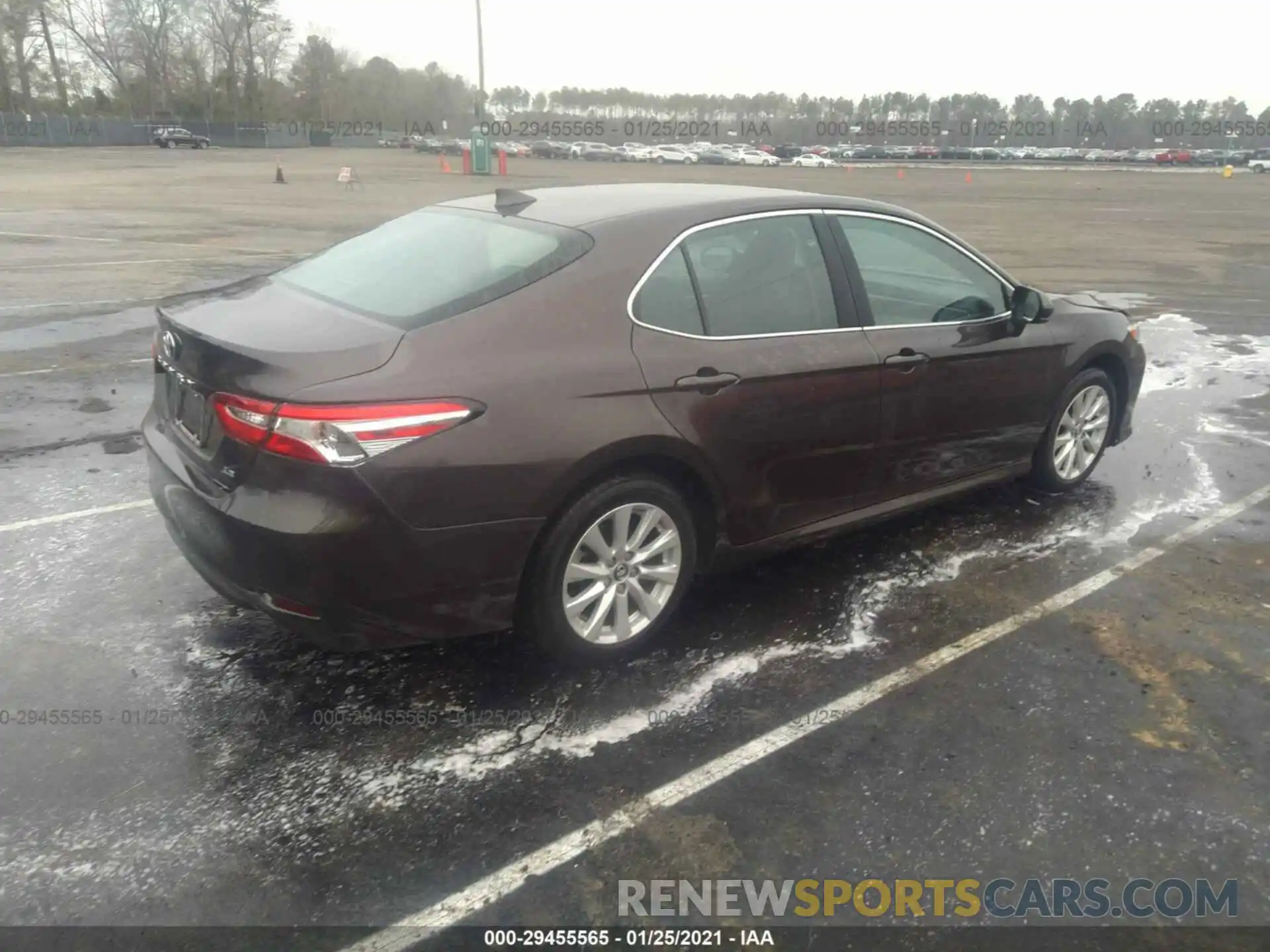 4 Photograph of a damaged car 4T1C11AK2LU873600 TOYOTA CAMRY 2020