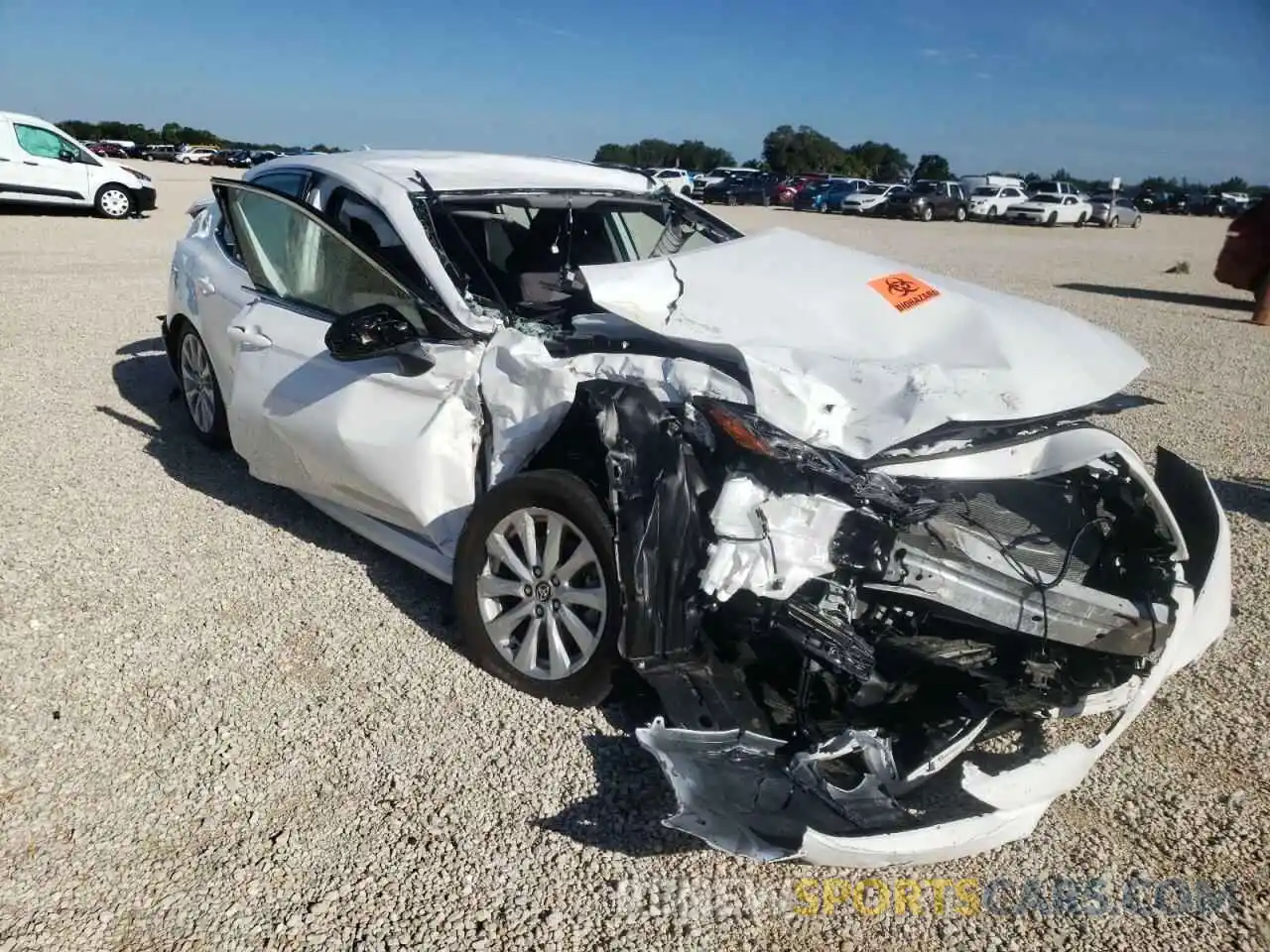 1 Photograph of a damaged car 4T1C11AK2LU874228 TOYOTA CAMRY 2020