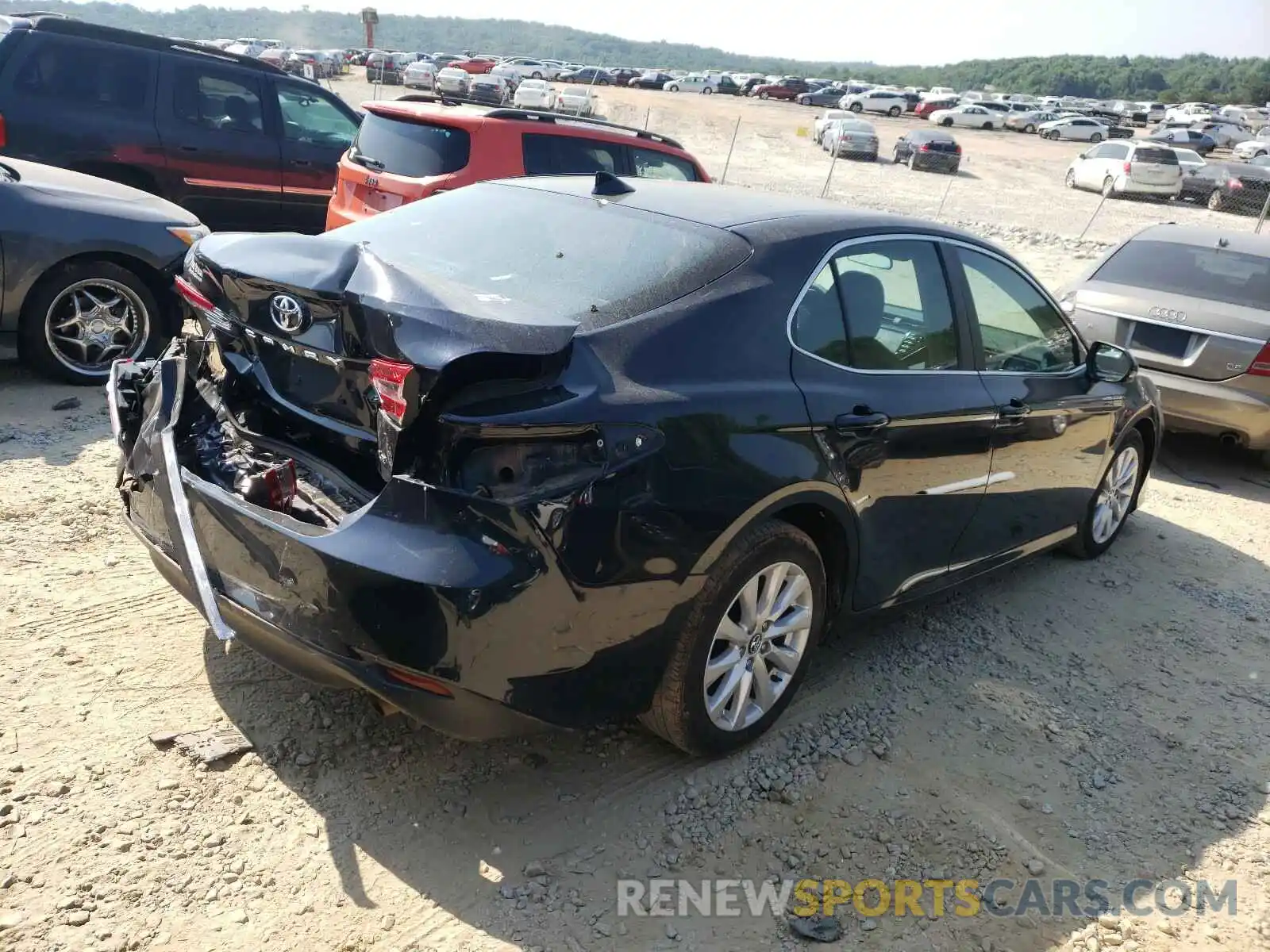 4 Photograph of a damaged car 4T1C11AK2LU881843 TOYOTA CAMRY 2020