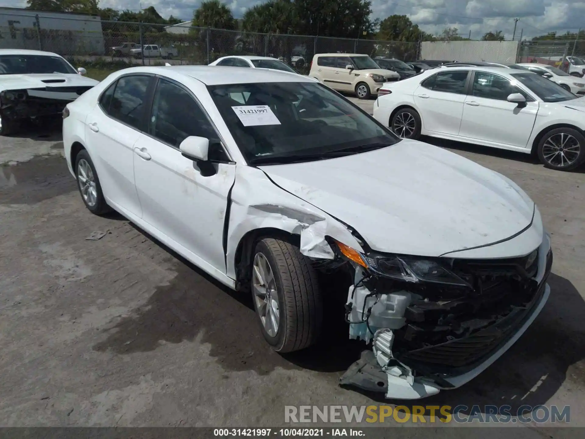 1 Photograph of a damaged car 4T1C11AK2LU887691 TOYOTA CAMRY 2020