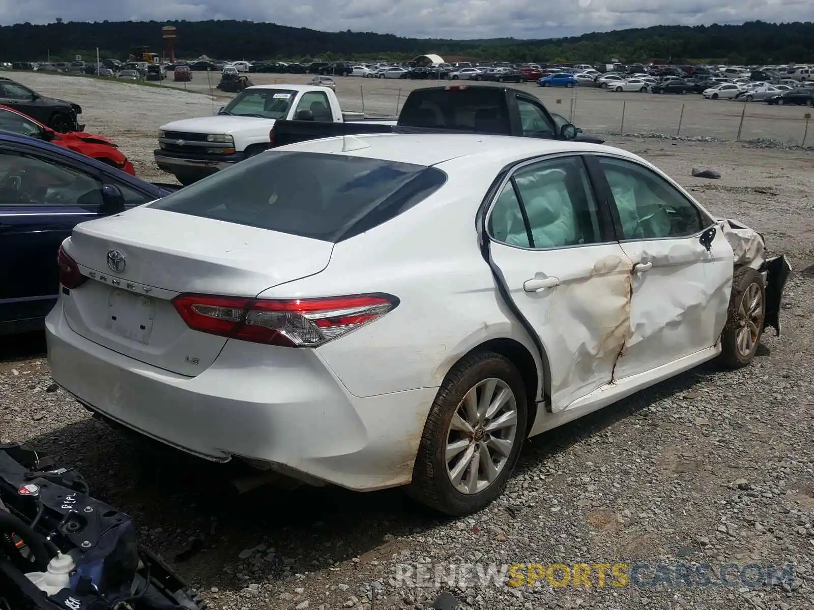4 Photograph of a damaged car 4T1C11AK2LU904585 TOYOTA CAMRY 2020