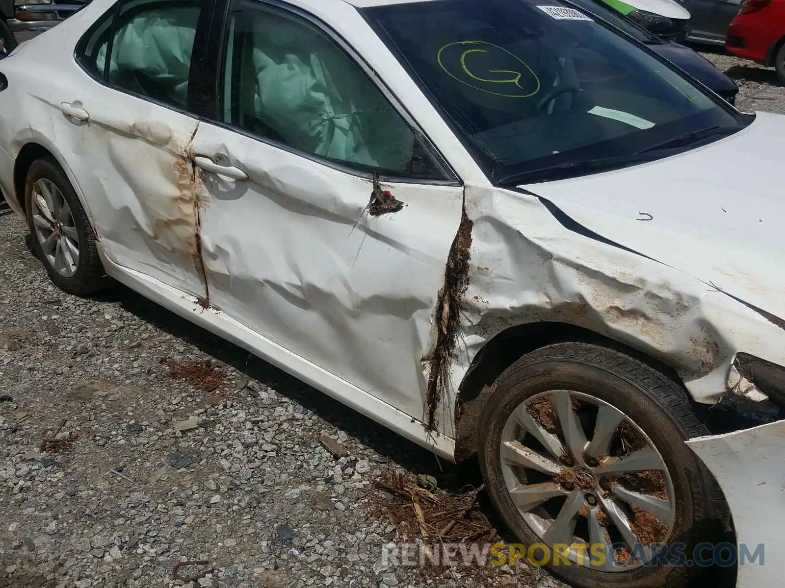 9 Photograph of a damaged car 4T1C11AK2LU904585 TOYOTA CAMRY 2020