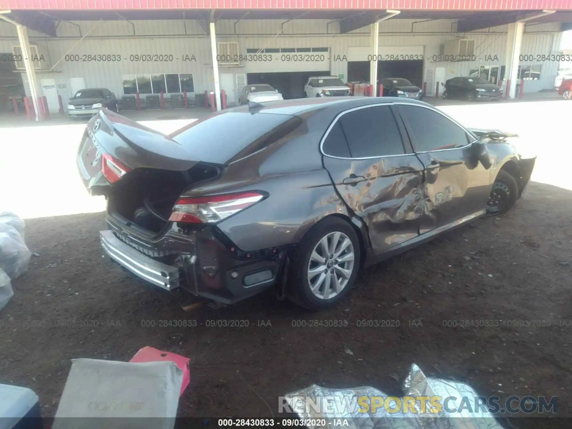 4 Photograph of a damaged car 4T1C11AK2LU905932 TOYOTA CAMRY 2020