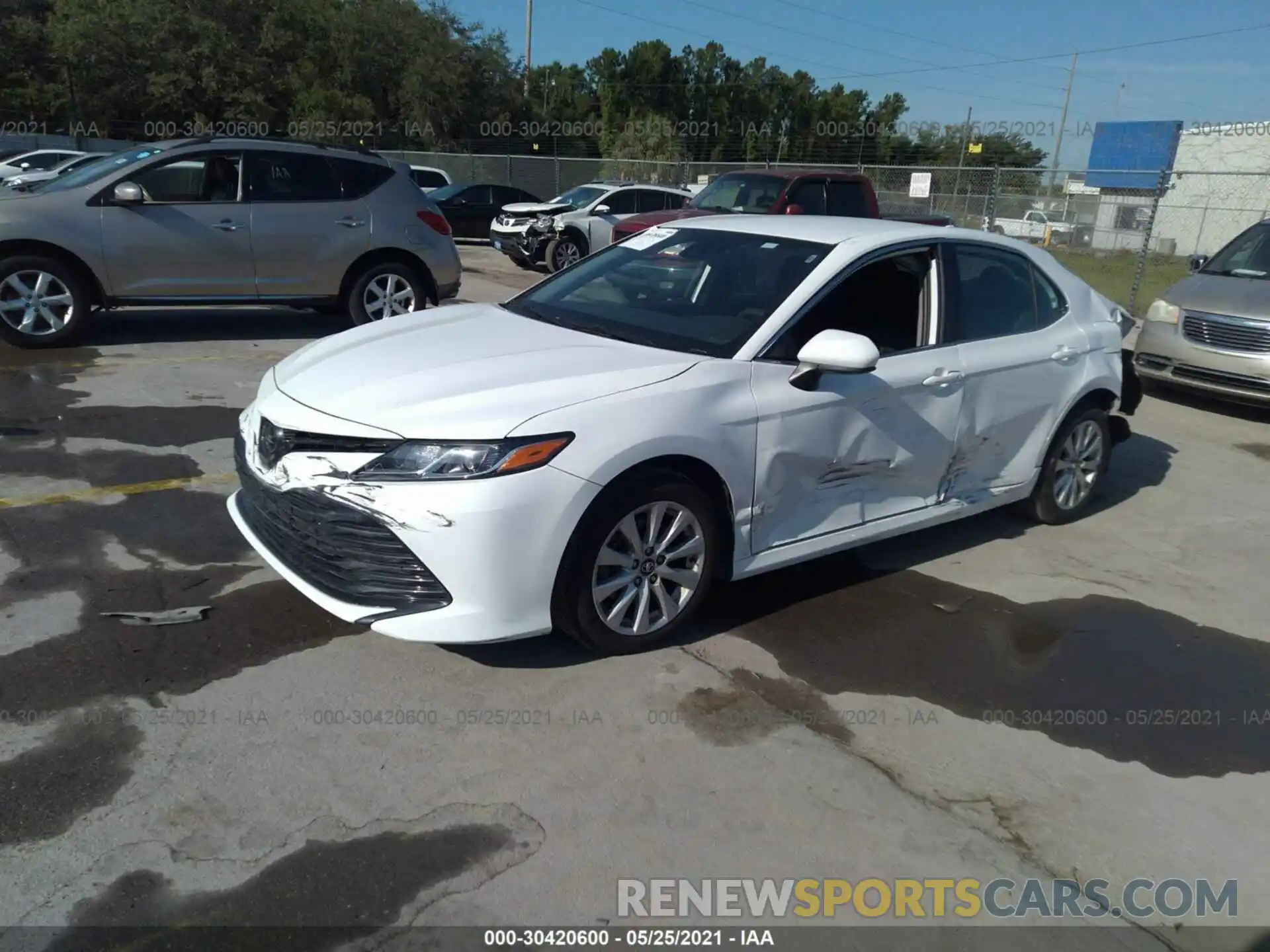 2 Photograph of a damaged car 4T1C11AK2LU918051 TOYOTA CAMRY 2020